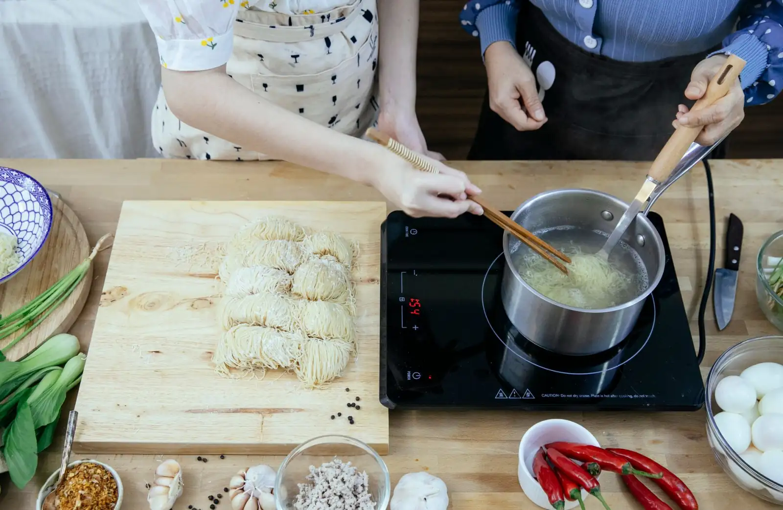 家用防盗门锁选购指南：从安全等级到智能功能的全面对比